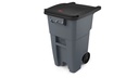 BOTE 50 GAL ROLLOUT C/RUEDAS Y TAPA RUBBERMAID 9W27 GRIS